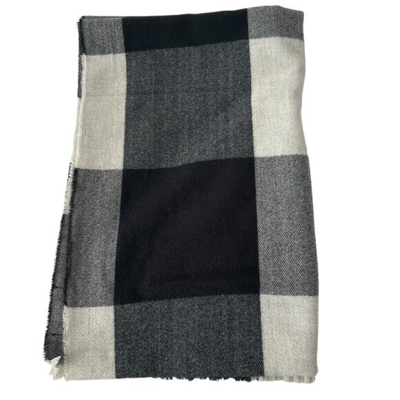 Banana Republic Plaid Scarf Wrap Black White Gray - Picture 2 of 4